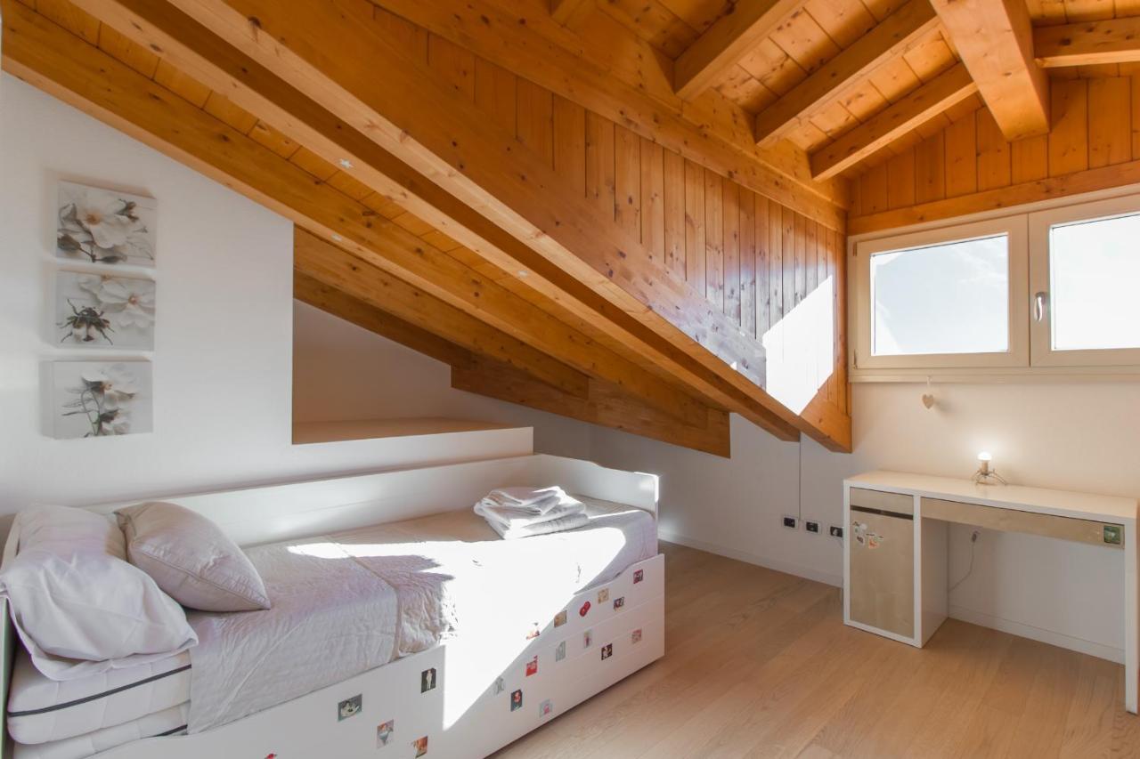 Apartment Tulipani 17 トレメッツォ 部屋 写真